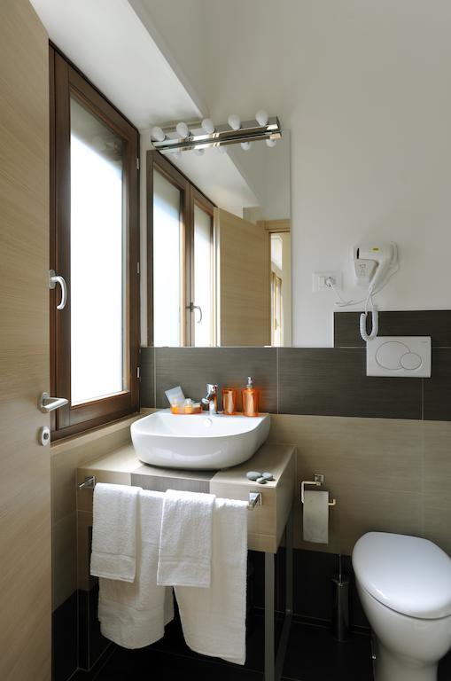 Honey Rooms Roma Rom bilde